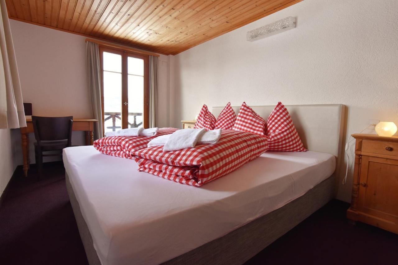 Alpina Lodge Bed & Breakfast Чірчен Екстер'єр фото