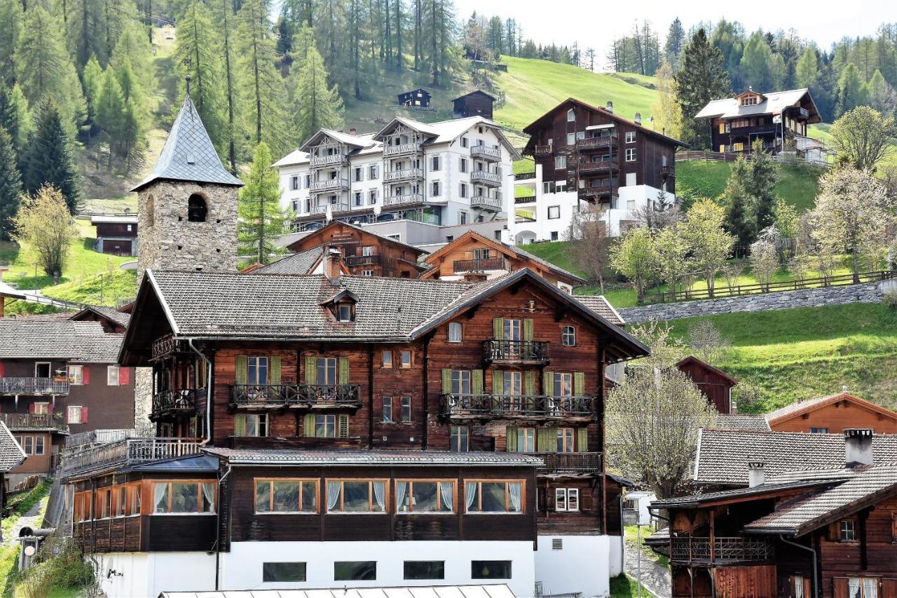 Alpina Lodge Bed & Breakfast Чірчен Екстер'єр фото