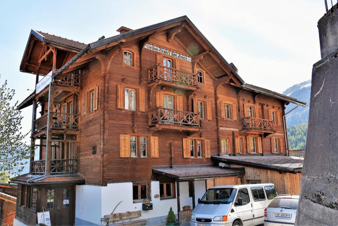 Alpina Lodge Bed & Breakfast Чірчен Екстер'єр фото