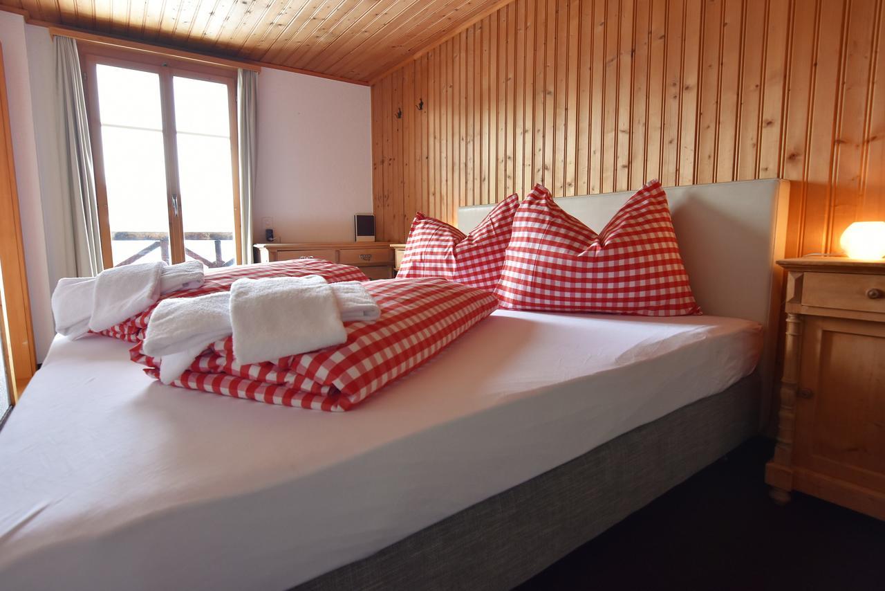 Alpina Lodge Bed & Breakfast Чірчен Екстер'єр фото