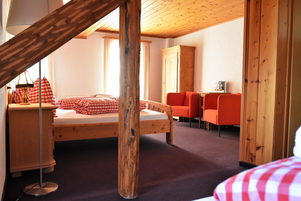 Alpina Lodge Bed & Breakfast Чірчен Екстер'єр фото